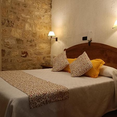 Hostal Decerca Pradena Екстер'єр фото
