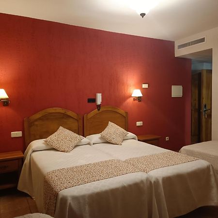 Hostal Decerca Pradena Номер фото
