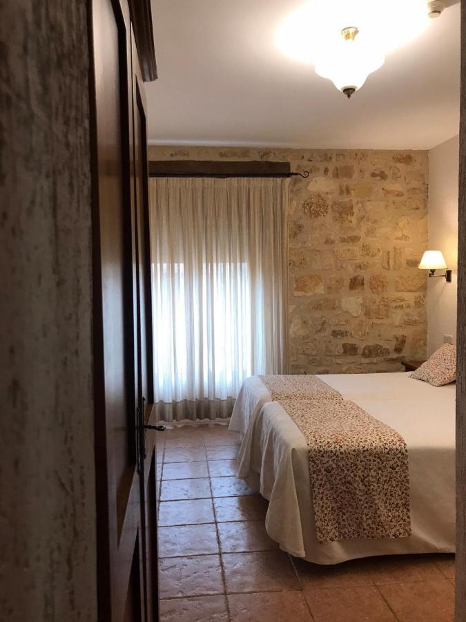 Hostal Decerca Pradena Екстер'єр фото