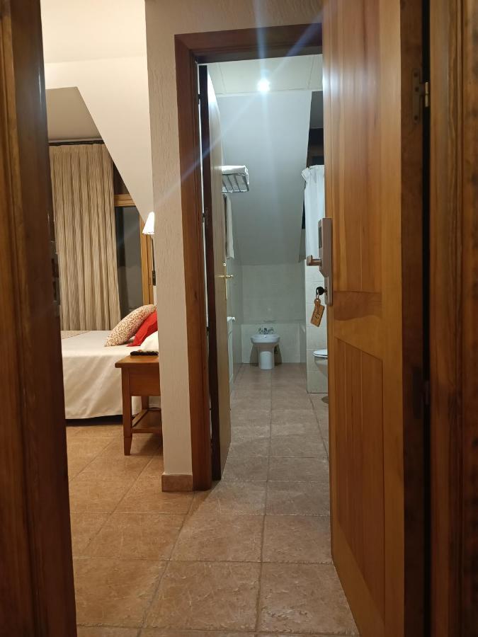 Hostal Decerca Pradena Номер фото