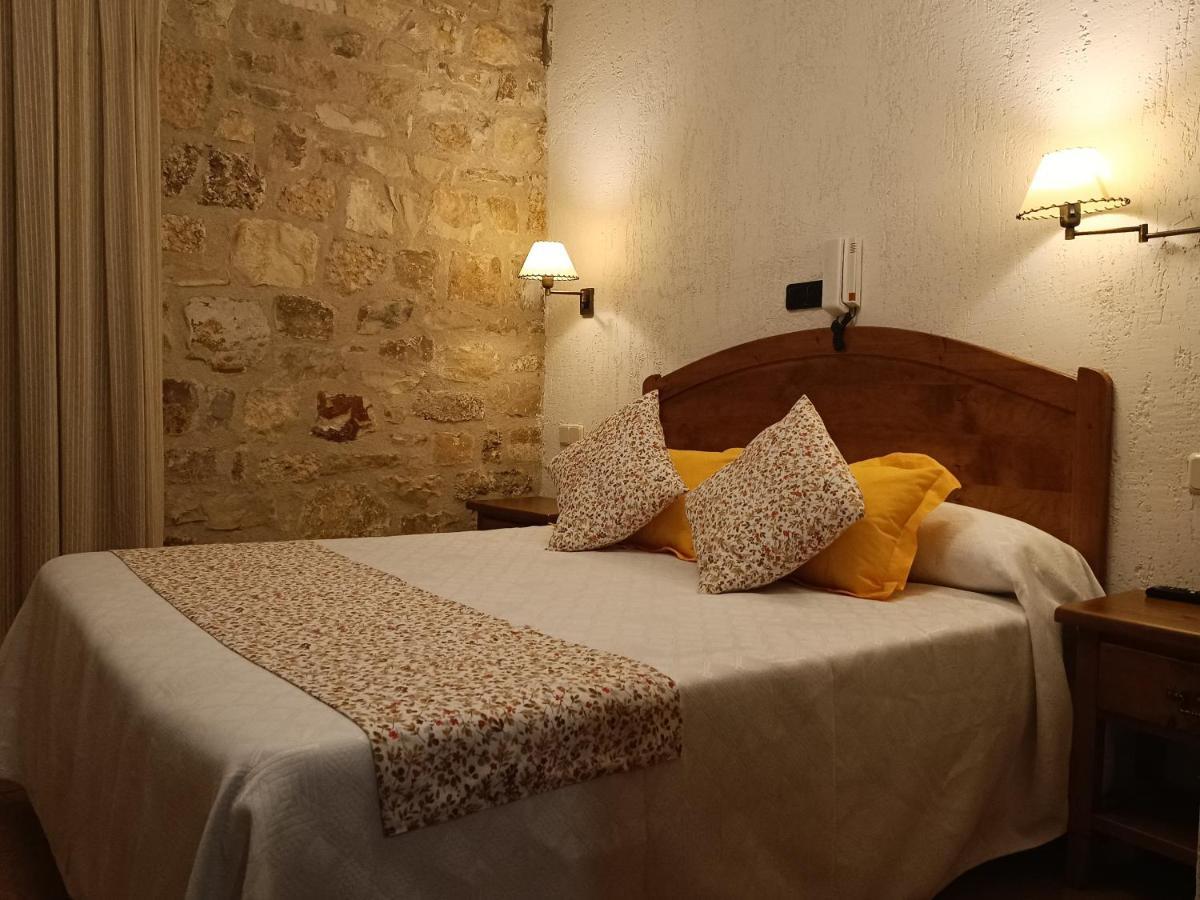 Hostal Decerca Pradena Екстер'єр фото