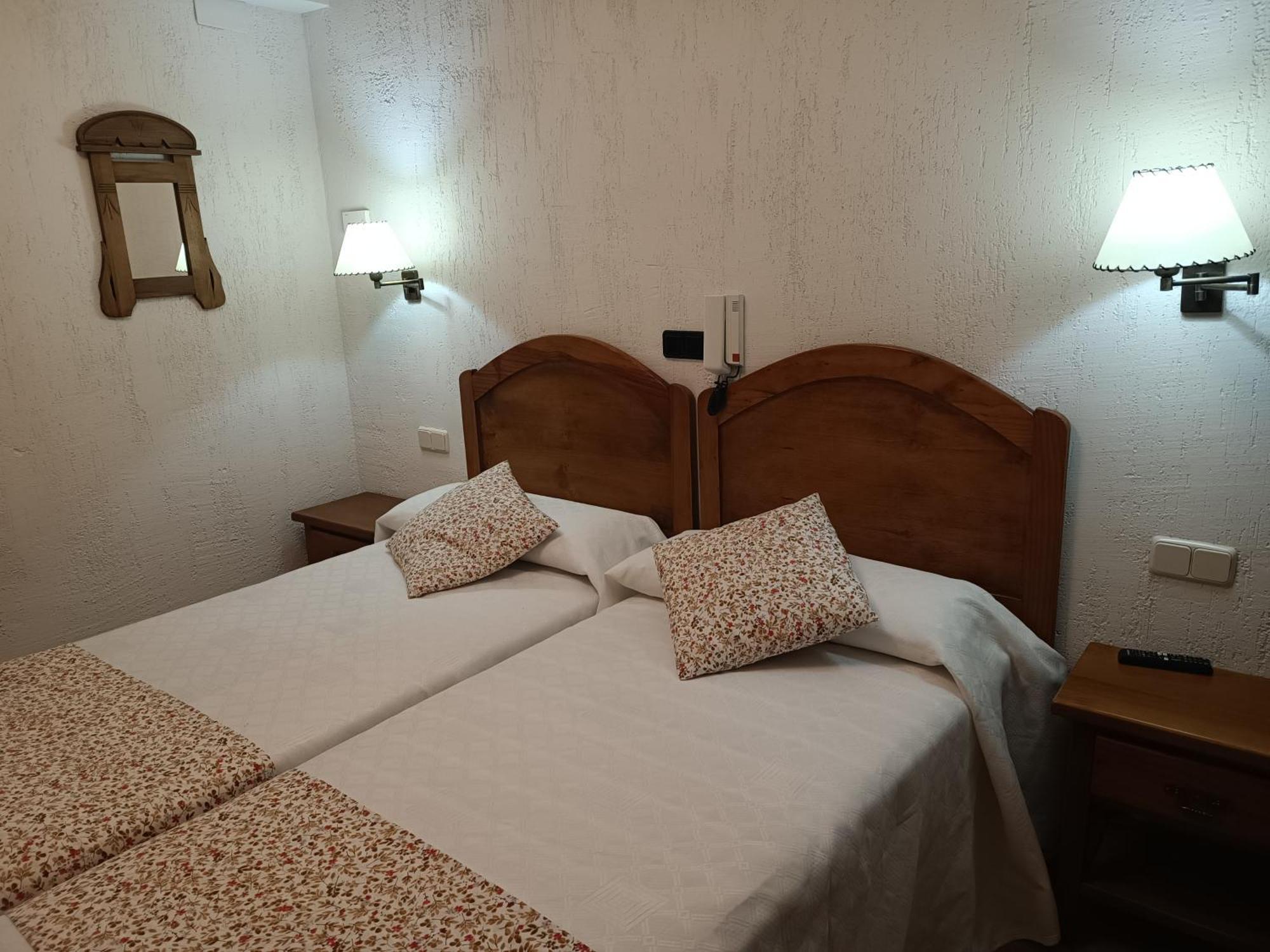Hostal Decerca Pradena Номер фото